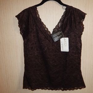 **NWT**Michelle Nicole Brown Lace top